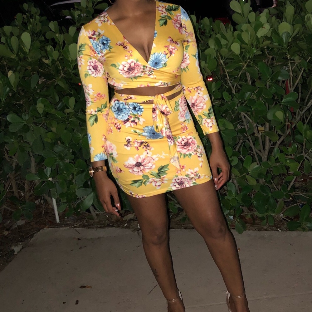 2 Pc Floral Set